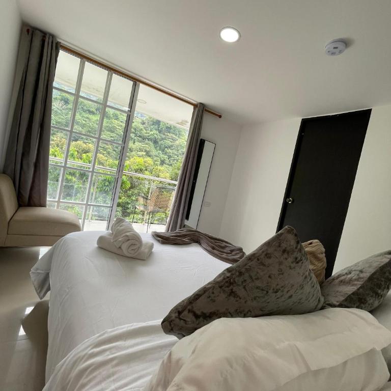 Montes De Beraka - Double Room with Mountain View - 13