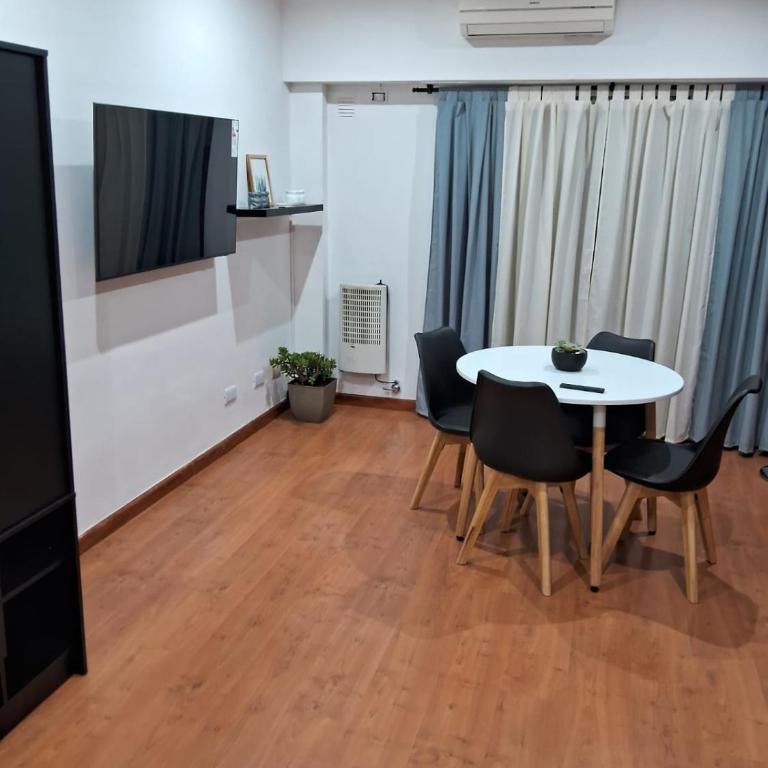 Alojamiento Saavedra con balcón, 1 cama 1p - Two-Bedroom Apartment - 4