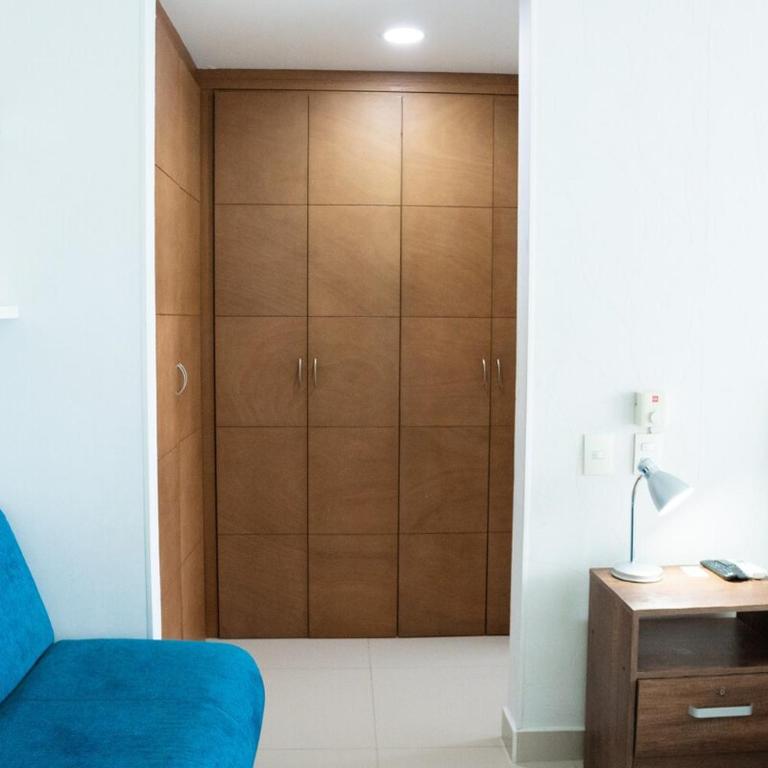 Beachfront Apt with Pool Jacuzzi Sauna Gym Fast WiFi and Air Conditioning - One-Bedroom Apartment - 40