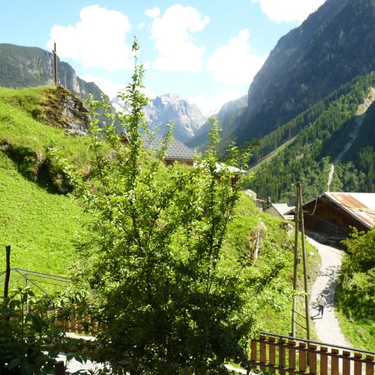 Chalet les marmottes - Two-Bedroom Chalet - 13