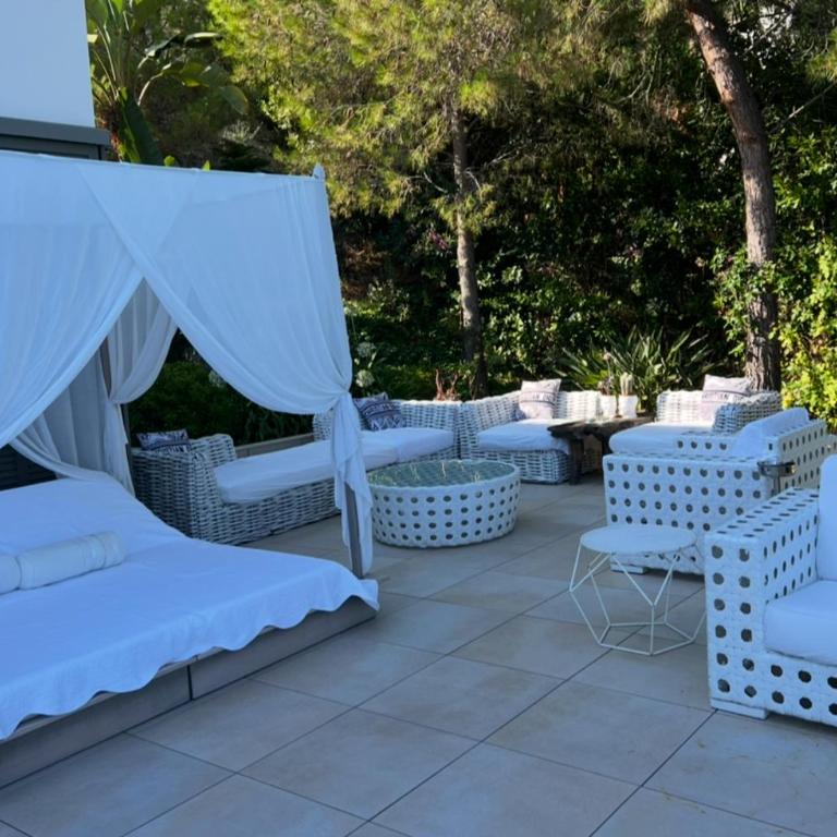 Contemporary Villa with Sea View, Infinity Swimming pool, Gym , Cinema room,Lift - Villa - 39
