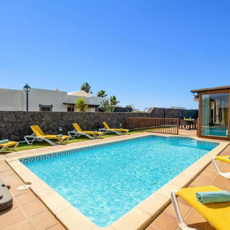 Villa Alhambra by Villa Plus - Villa - 3