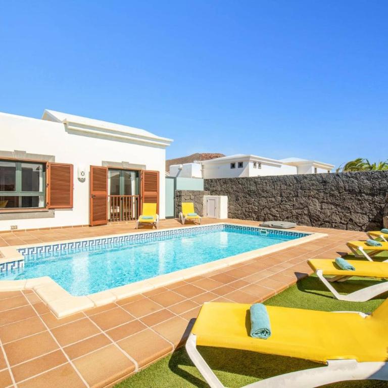 Villa Alhambra by Villa Plus - Villa - 7