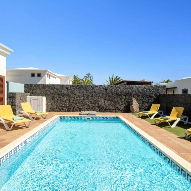 Villa Alhambra by Villa Plus - Villa - 18