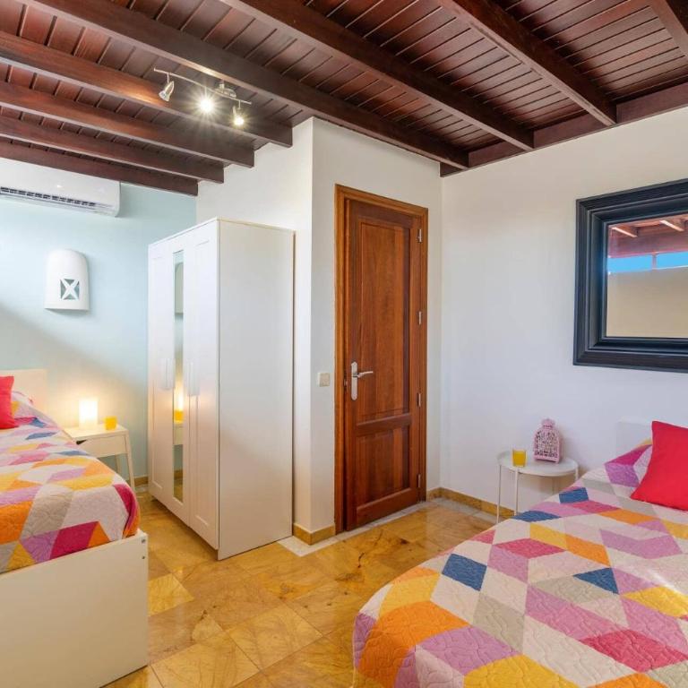 Villa Alhambra by Villa Plus - Villa - 19