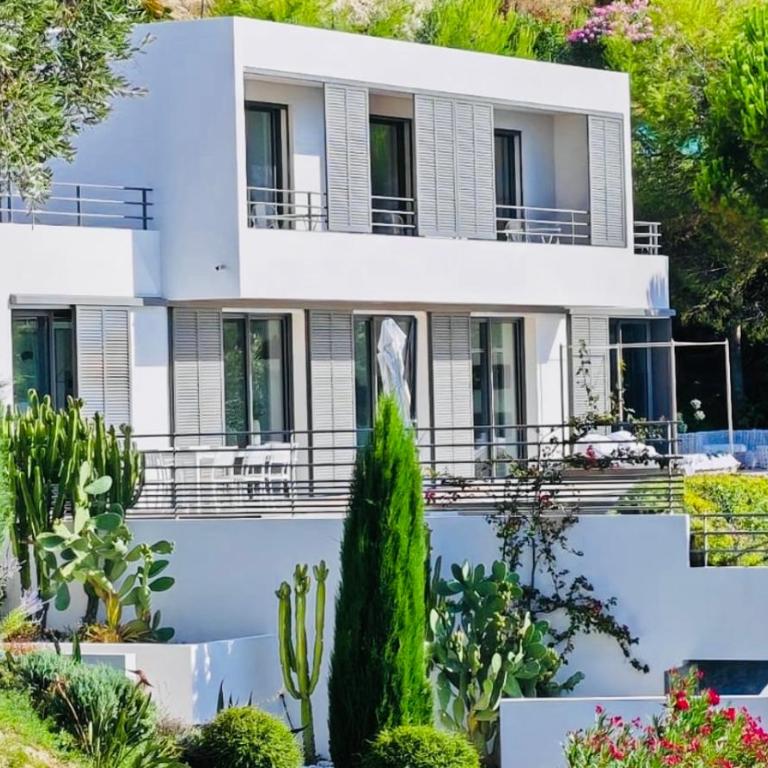Contemporary Villa with Sea View, Infinity Swimming pool, Gym , Cinema room,Lift - Villa - 45