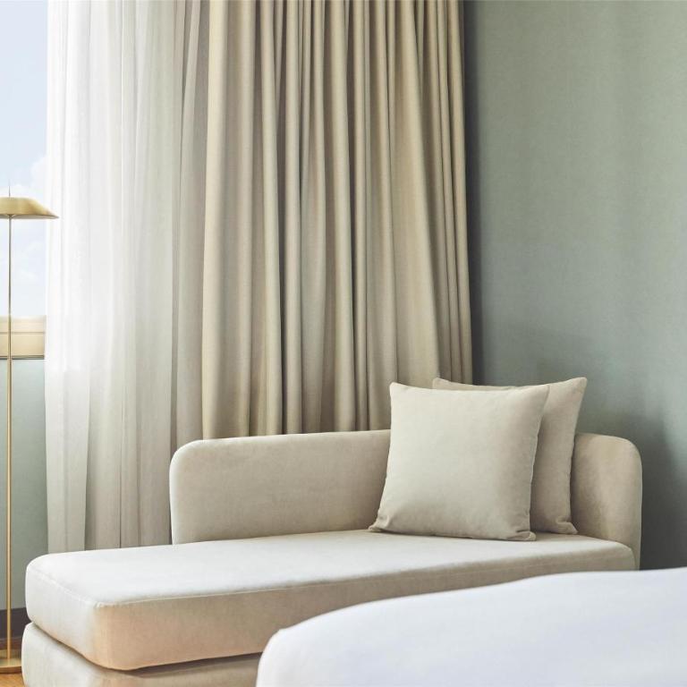 Grand Hyatt Barcelona - Junior King Suite - 3