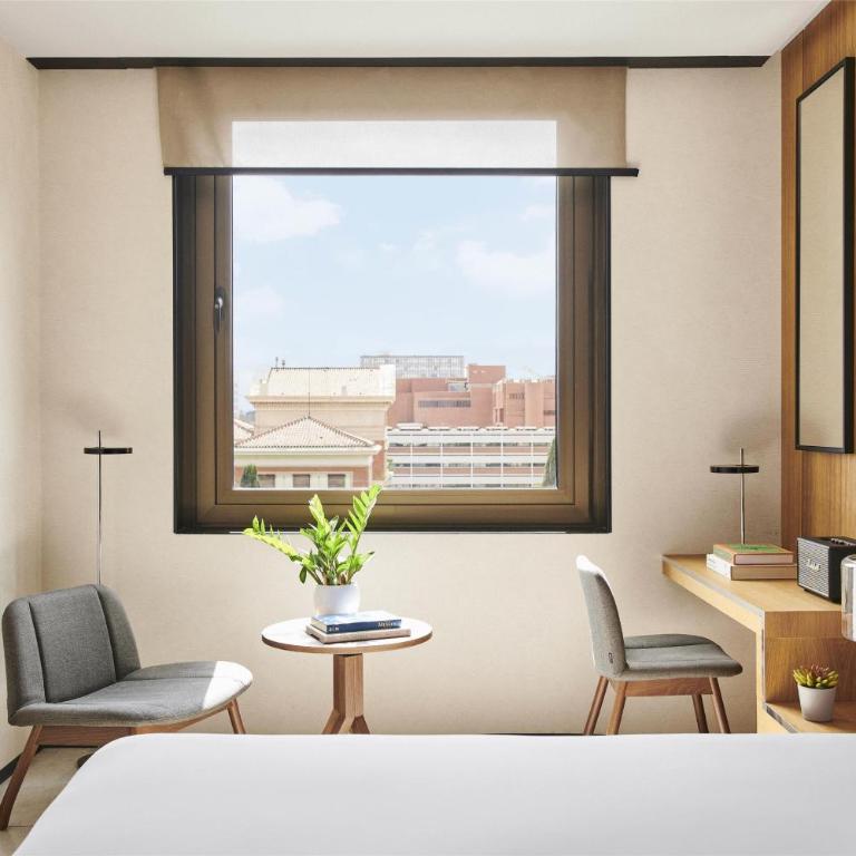 Grand Hyatt Barcelona - Queen Room - 2
