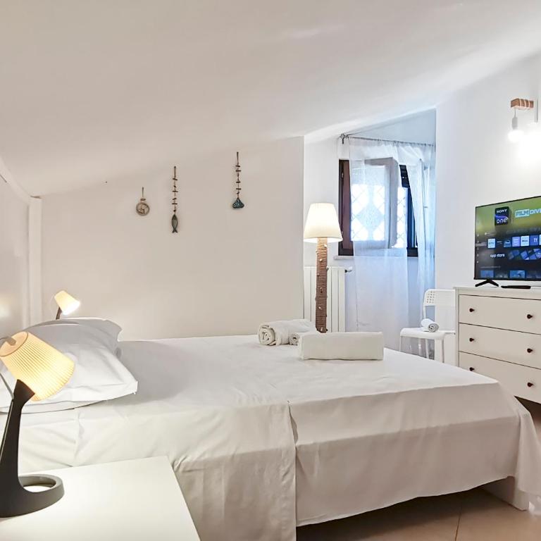 Lo Scoglio Apartment - Two-Bedroom Apartment - 36