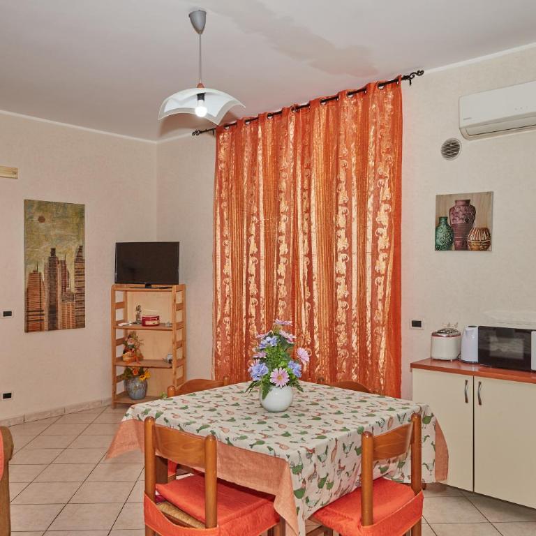 Casa Reggio - Appartamento con 2 Camere da Letto - 1