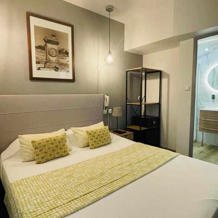 Brit Hotel Acacias - Chambre Double Standard (12 m²) - 16