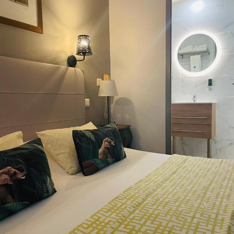 Brit Hotel Acacias - Chambre Double Standard (12 m²) - 14