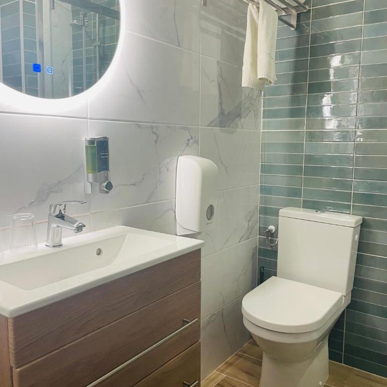Brit Hotel Acacias - Chambre Double Standard (12 m²) - 13