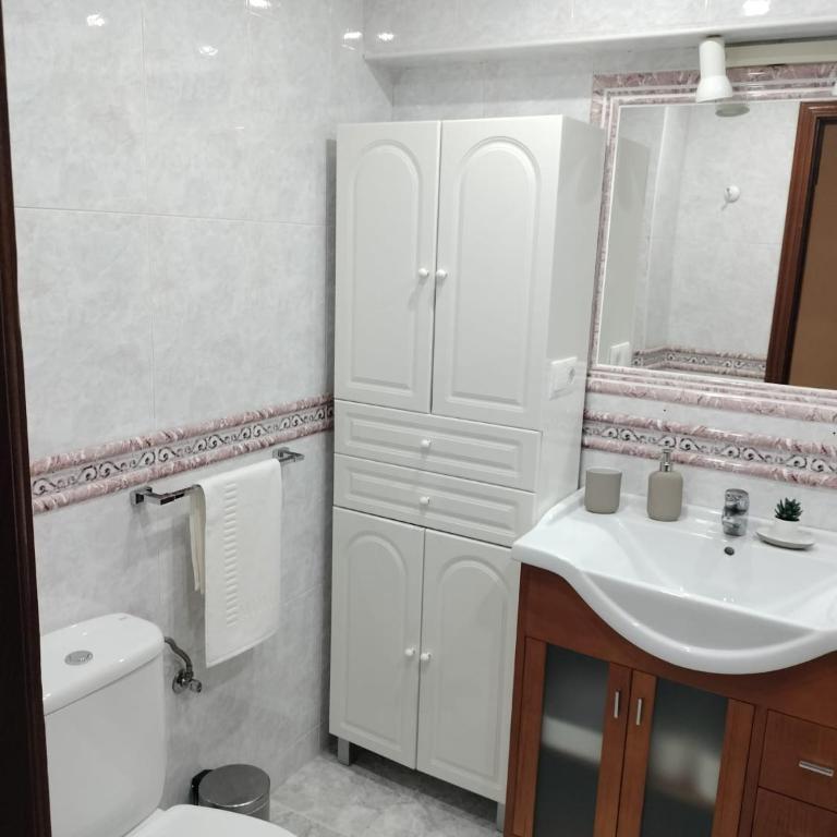 Alojamientos Gálvez Nerja Centro - Apartamento de 3 dormitorios con balcón - 18