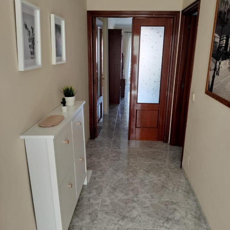 Alojamientos Gálvez Nerja Centro - Apartamento de 3 dormitorios con balcón - 3