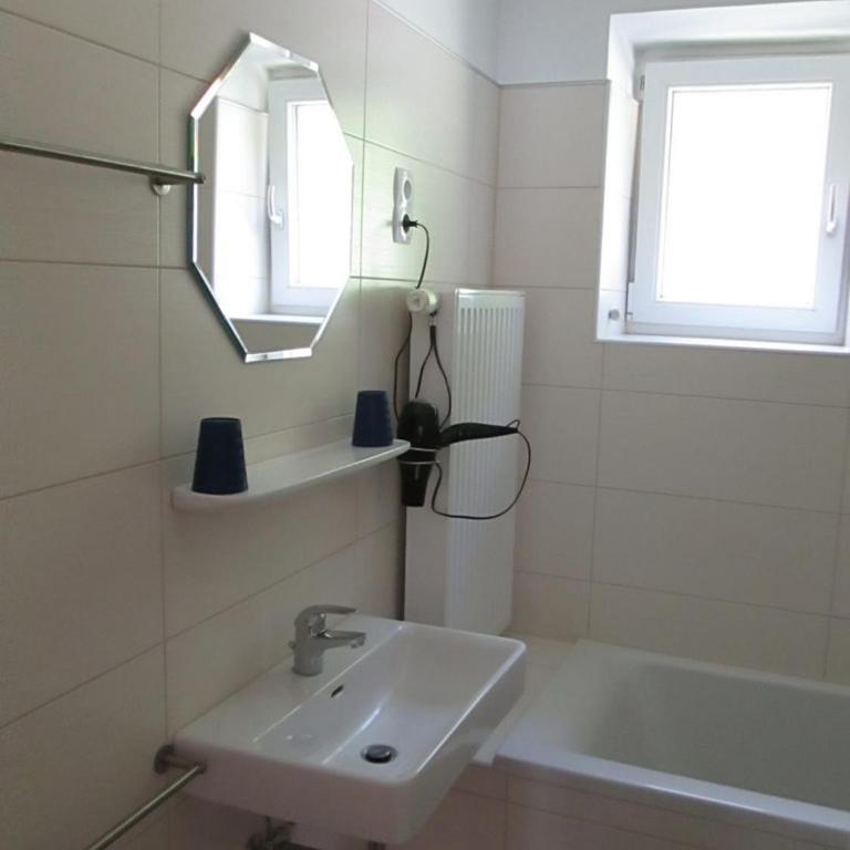 Gästehaus Santer - Apartment mit 2 Schlafzimmern und Balkon - 7