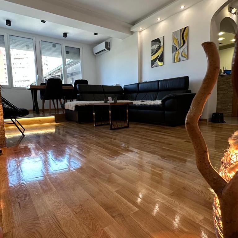 Green apartment arena-usce - Two-Bedroom Apartment with Balcony and Terrace - 2