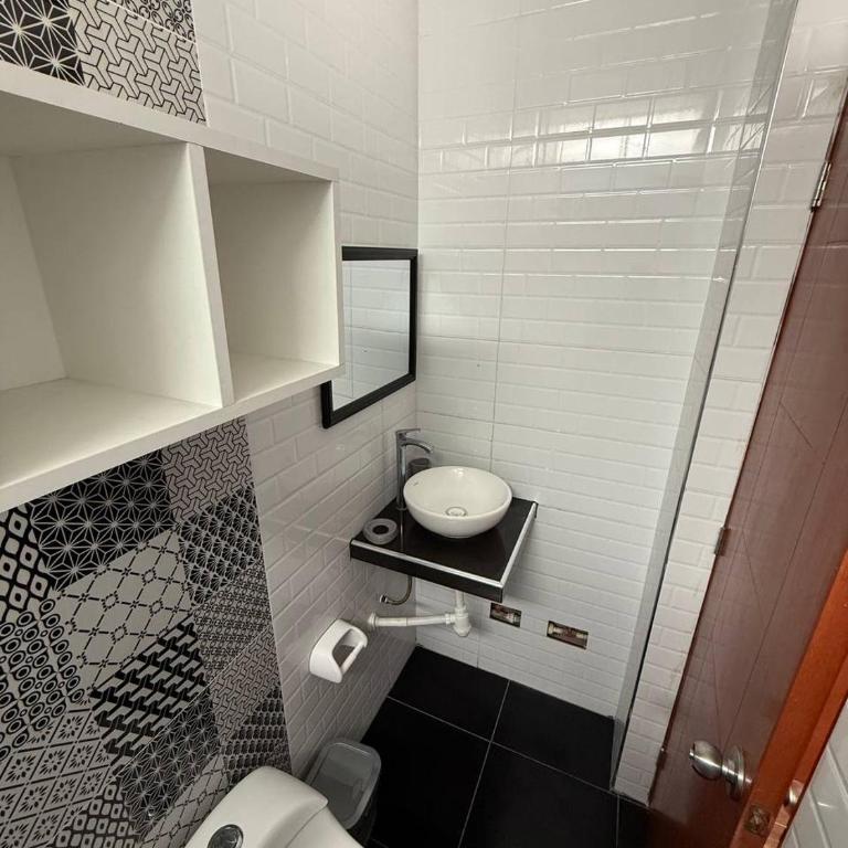 Hospedaje Sol de Pisco - Habitación Doble Deluxe - 25