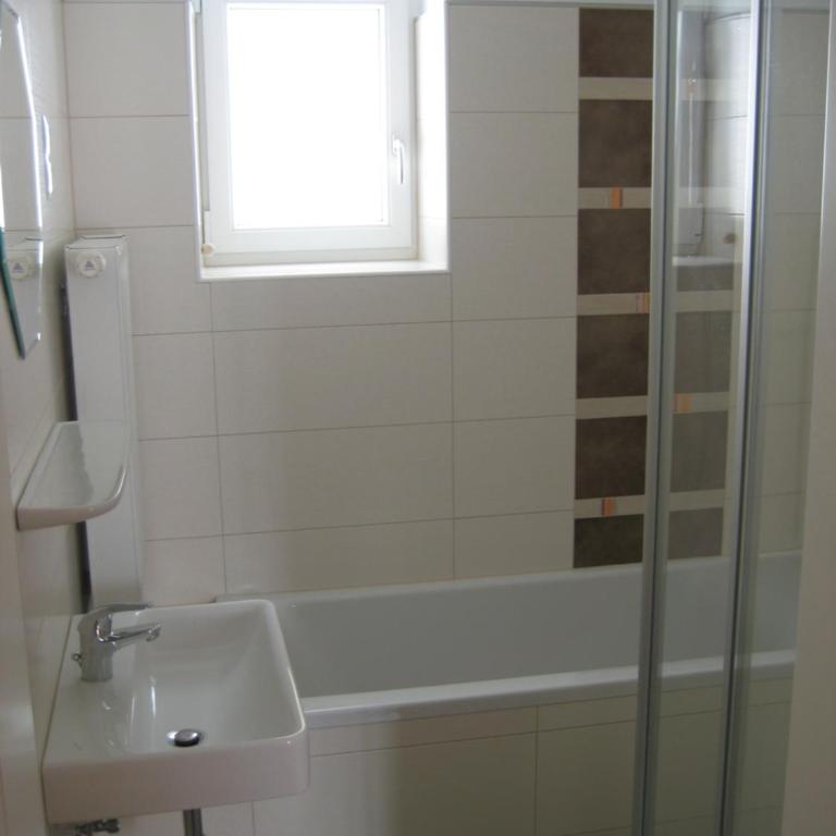Gästehaus Santer - Apartment mit 2 Schlafzimmern und Balkon - 9