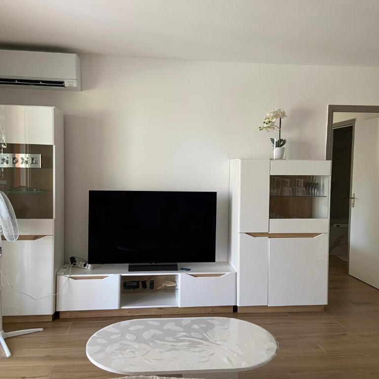 T2 Mandelieu Cannes - Résidence calme -piscine - proche commodités - Appartamento con 1 Camera da Letto - 13