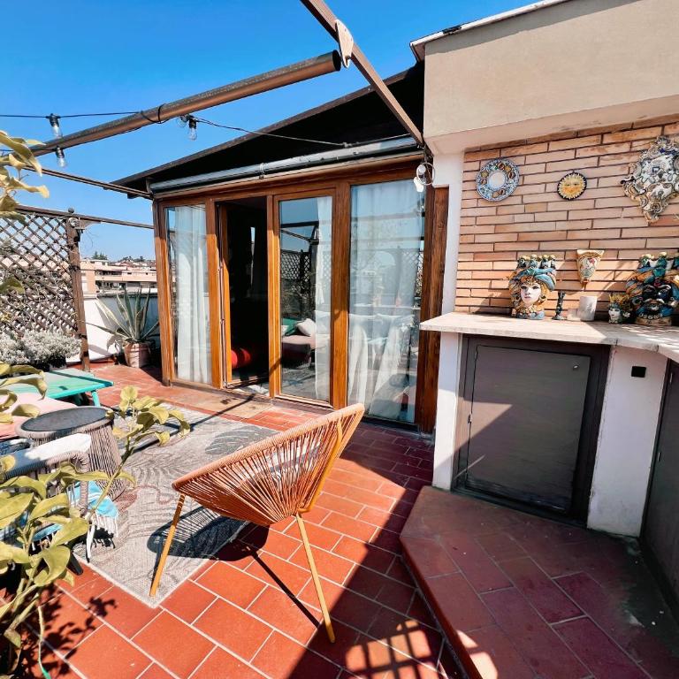Lovely mid-century apartment with stunning terrace - One-Bedroom Apartment - 24