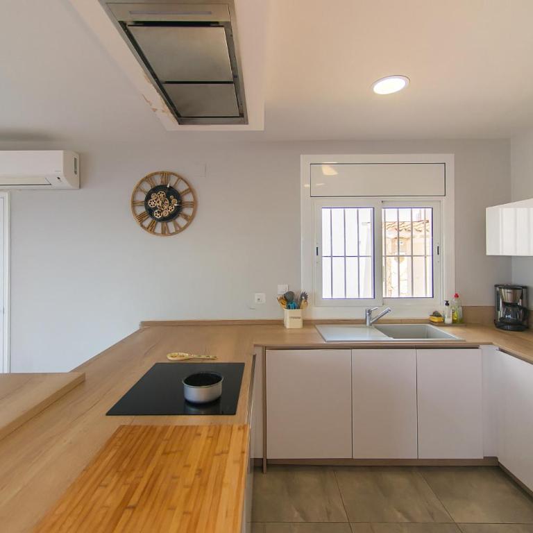 WELCS VILLA 280 EMP con piscina, vistas al mar y parking - Villa - 19