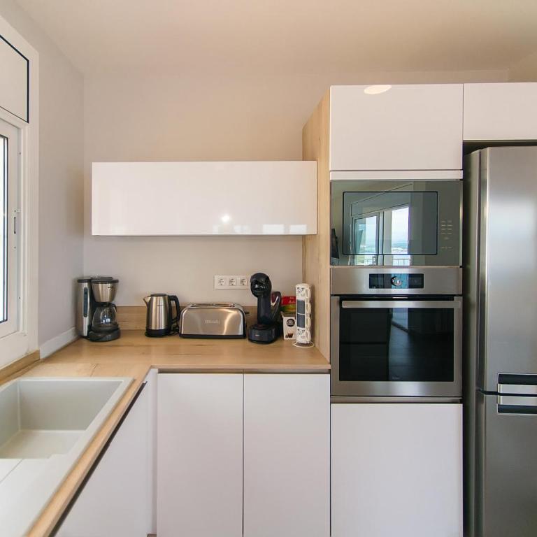 WELCS VILLA 280 EMP con piscina, vistas al mar y parking - Villa - 11