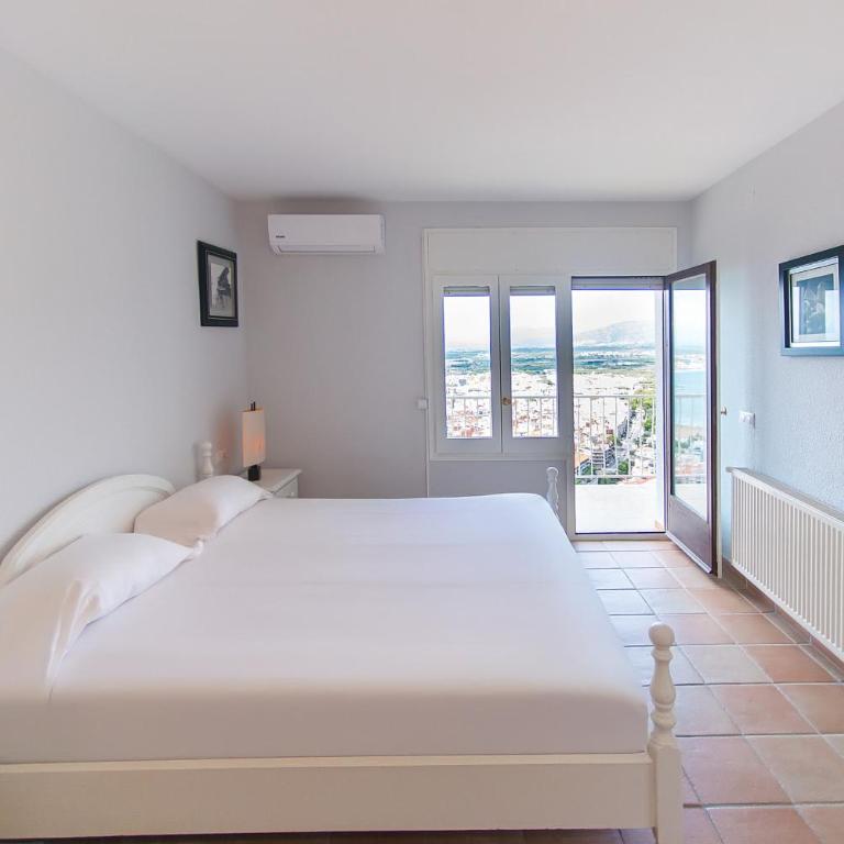 WELCS VILLA 280 EMP con piscina, vistas al mar y parking - Villa - 34