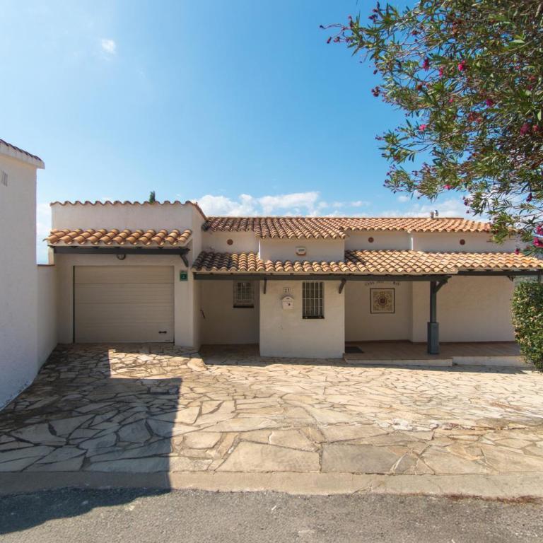 WELCS VILLA 280 EMP con piscina, vistas al mar y parking - Villa - 57