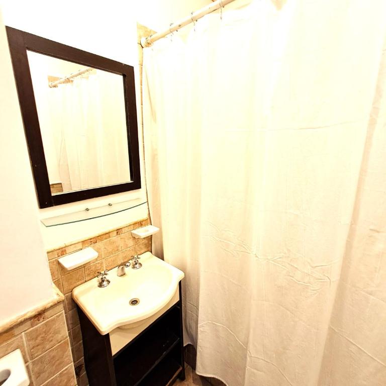 Departamento con Terraza y Parrilla. - Apartamento de 2 dormitorios - 13