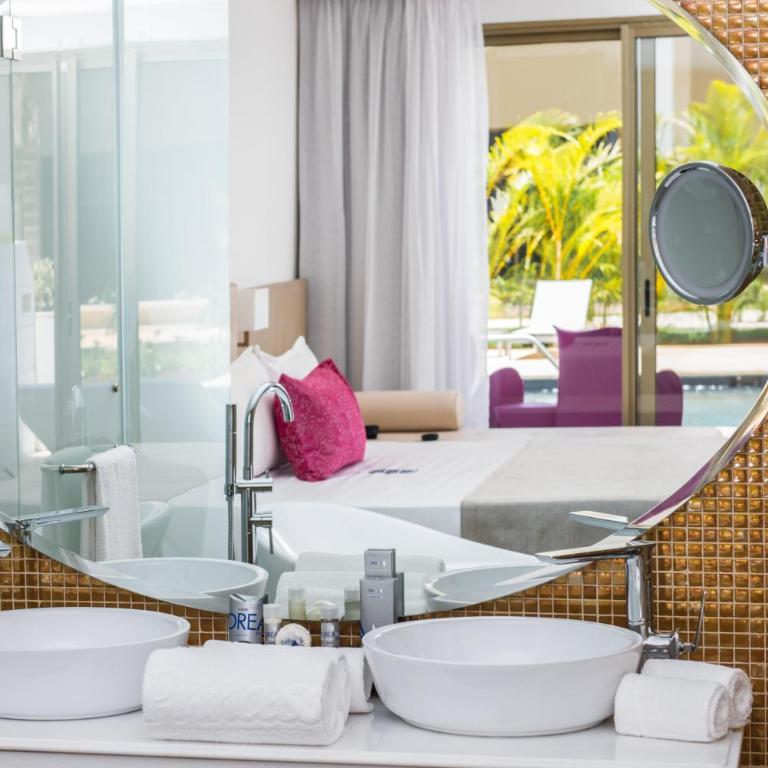 Platinum Yucatan Princess Adults Only - All Inclusive - Deluxe Suite Platinum - 2