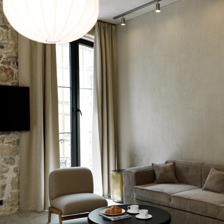 Notre Dame City Residence - Self Check-in - Chambre Familiale Supérieure - 4