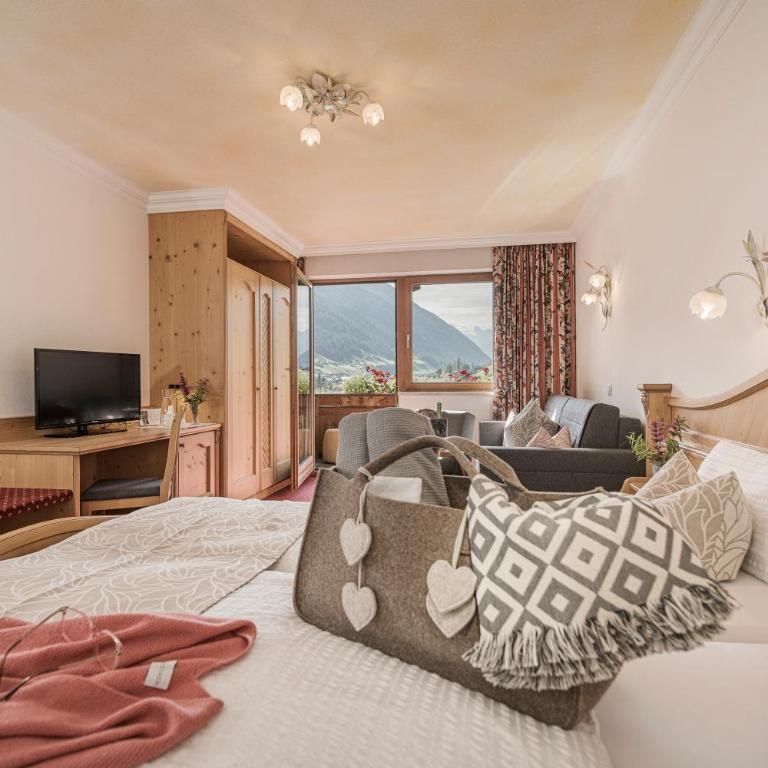 Biohotel Rastbichlhof inkl STUBAI SUPER CARD - Deluxe Doppelzimmer mit Balkon - 3