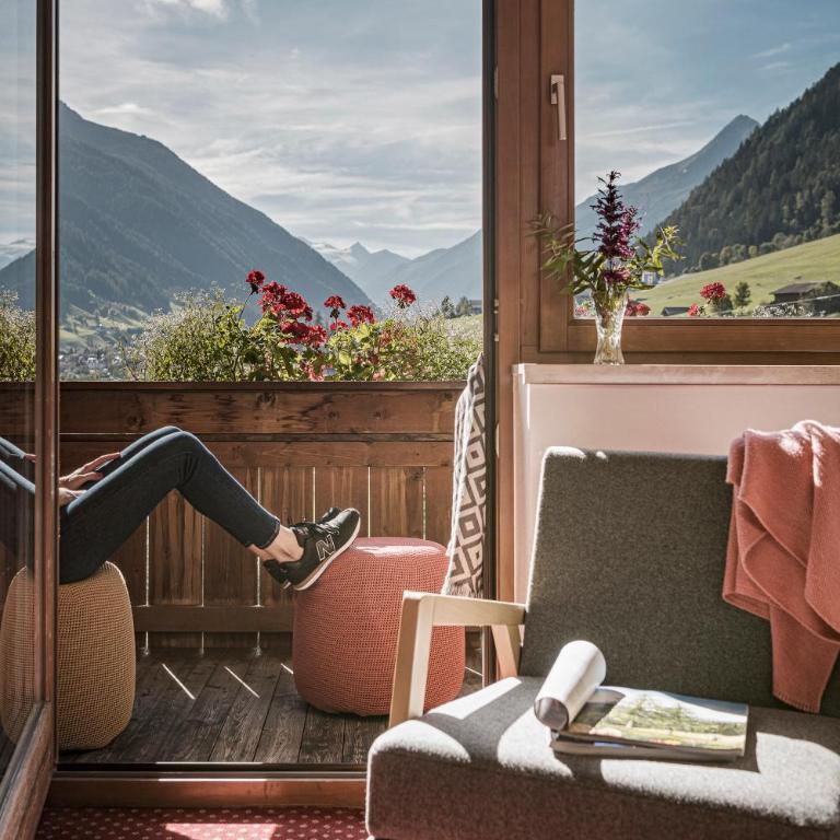 Biohotel Rastbichlhof inkl STUBAI SUPER CARD - Deluxe Doppelzimmer mit Balkon - 8