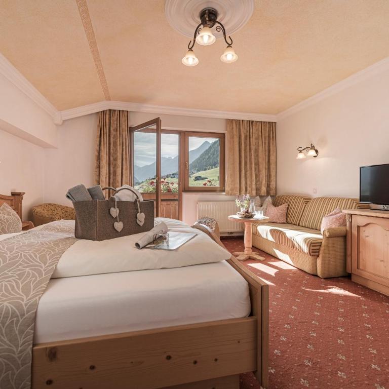 Biohotel Rastbichlhof inkl STUBAI SUPER CARD - Superior Zimmer mit Kingsize-Bett - 1