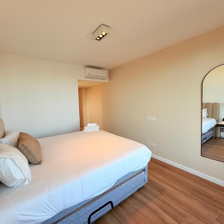 Live Devoto Boutique Apartments - Three-Bedroom Apartment with View - 6