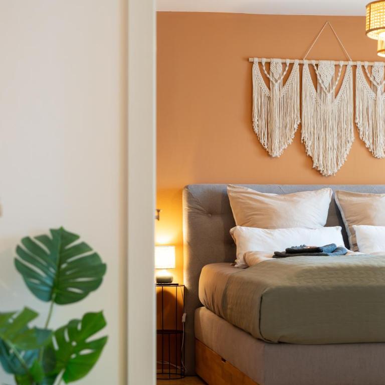 Altstadt Suite Jakominiplatz - 2BR, Lift & Free Parking by HERO HOMES Graz - Two-Bedroom Apartment - 9