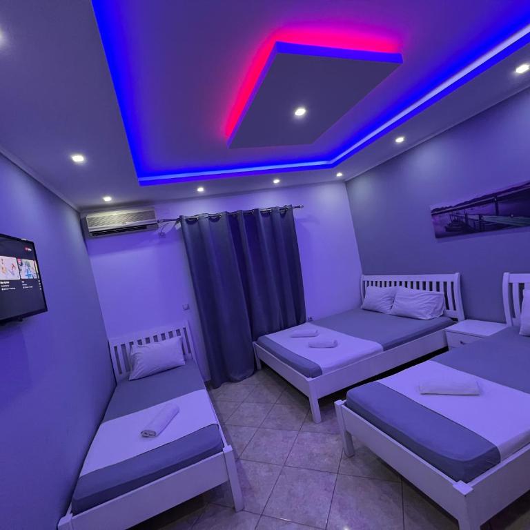 Keno & Keon - Family Room - 4