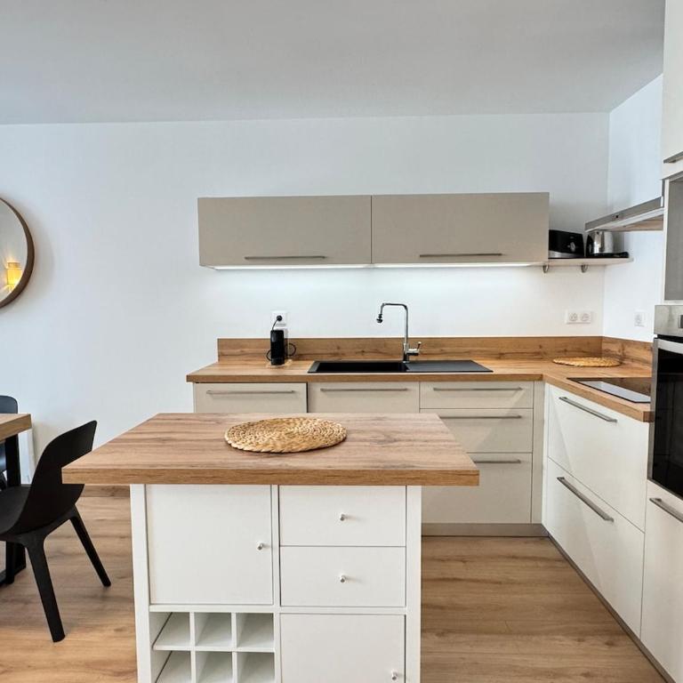 Plein centre Bel apt 3pièces de 70m2 pour 6 pers - Two-Bedroom Apartment - 3