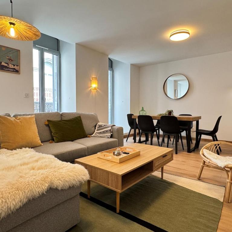 Plein centre Bel apt 3pièces de 70m2 pour 6 pers - Two-Bedroom Apartment - 19