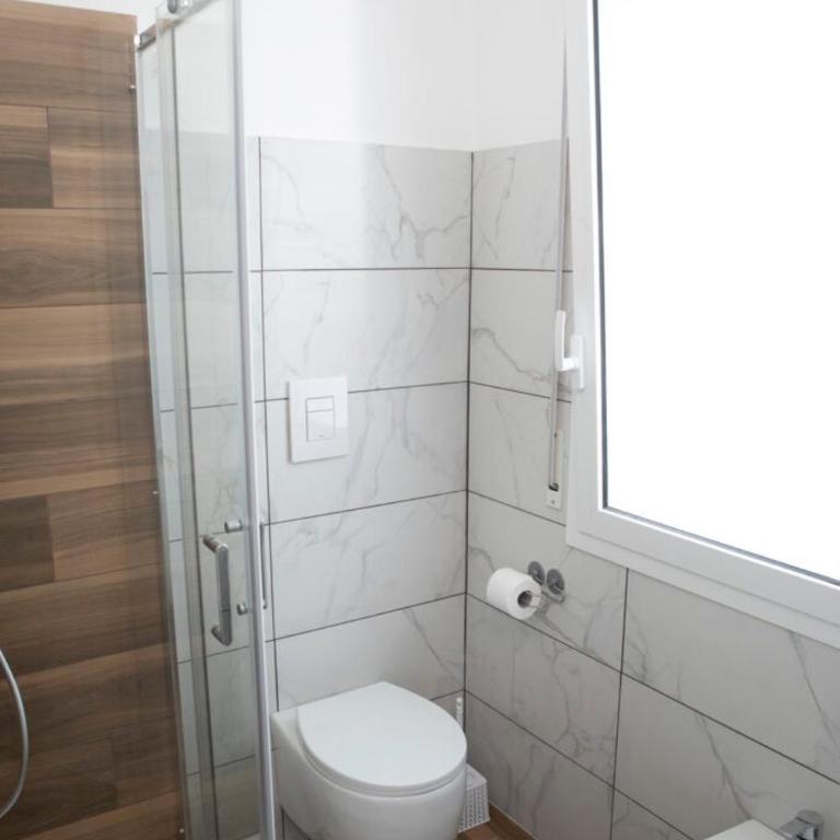 Akrone Rooms City Center - Camera Matrimoniale/Doppia con Letti Singoli con Bagno Privato - 3