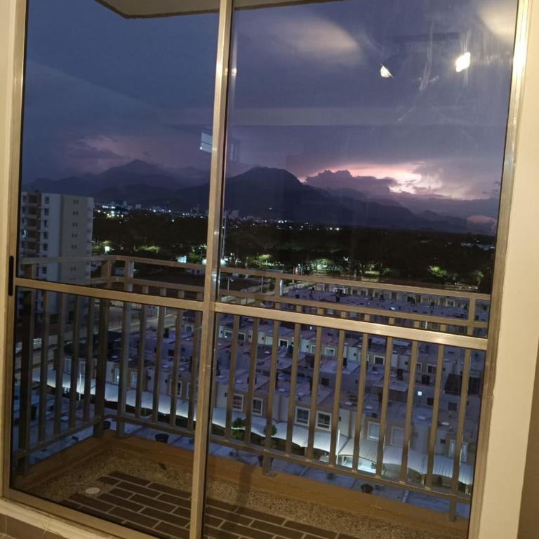 Apto amoblado con aire, piscina y parqueadero en Valledupar - Two-Bedroom Apartment - 16