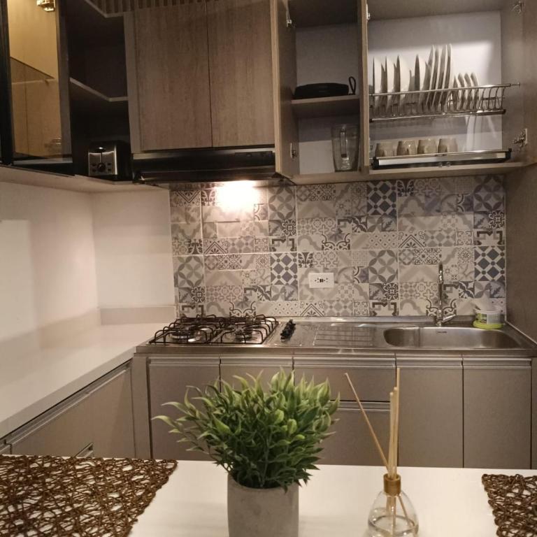 Apto amoblado con aire, piscina y parqueadero en Valledupar - Two-Bedroom Apartment - 3
