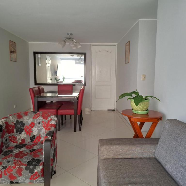 Apartamento en condominio cerca a Plaza Norte - Three-Bedroom Apartment - 2