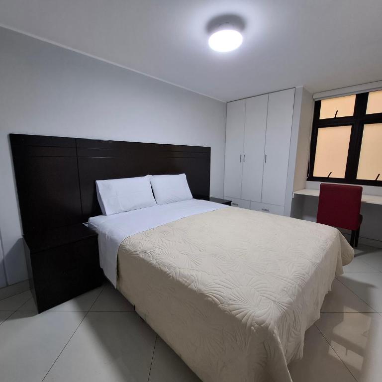 Apartamento en condominio cerca a Plaza Norte - Three-Bedroom Apartment - 8