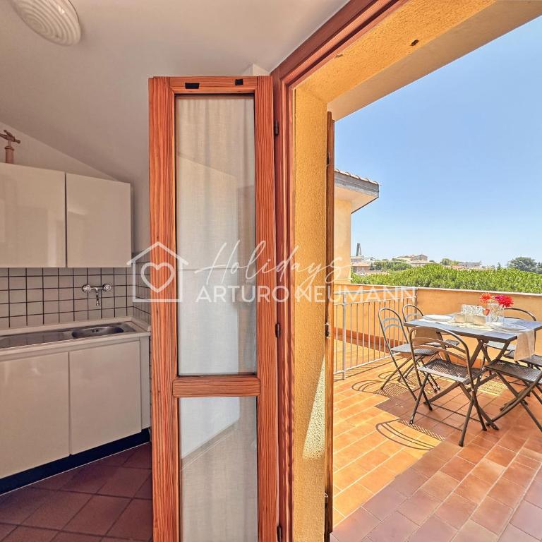 239 - Comoda mansarda in centro a Sirolo, con vista mare - POSTO AUTO E ARIA CONDIZIONATA INCLUSI - SPIAGGIA WHITE BEACH CLUB OMAGGIO dal lun al ven FINO AL 02-08 - Appartamento con 2 Camere da Letto - 11