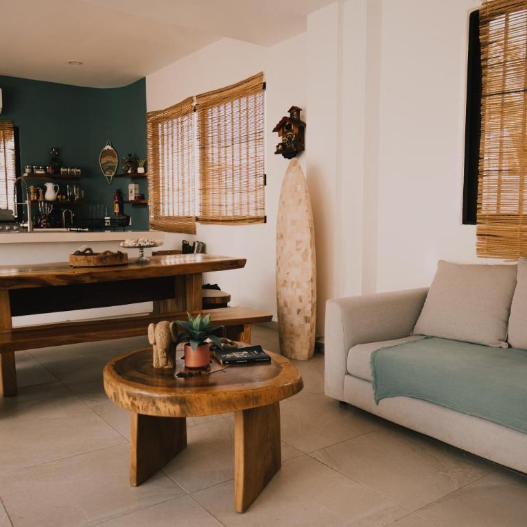 House with private pool, walking distance to beaches & restaurants - Casa de 4 dormitorios - 24
