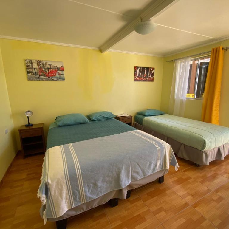 Travel House - Triple Room with Private Bathroom - 1
