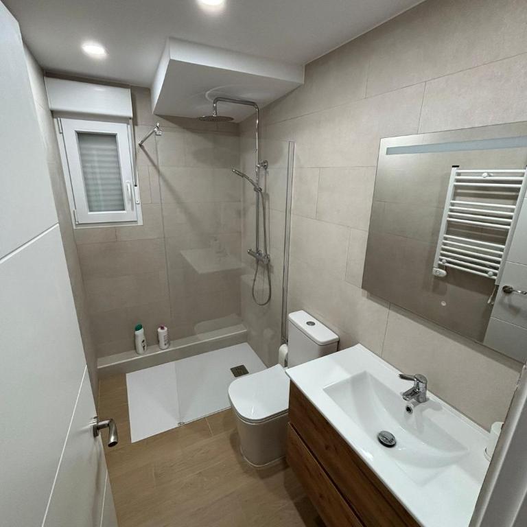 Puente de Piedra - Two-Bedroom Apartment - 4