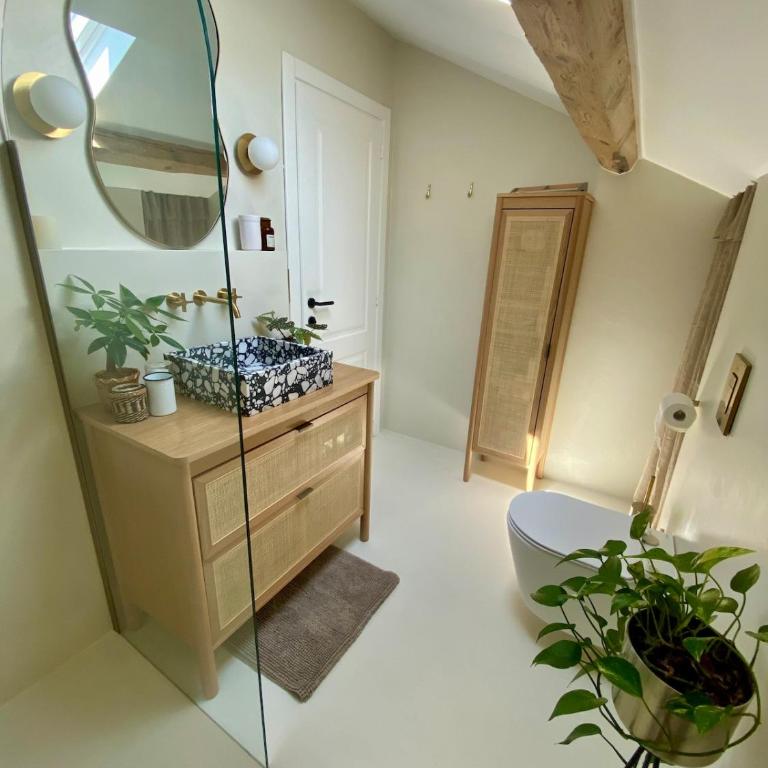 Beautiful and bright 2 rooms - One-Bedroom Apartment - 4
